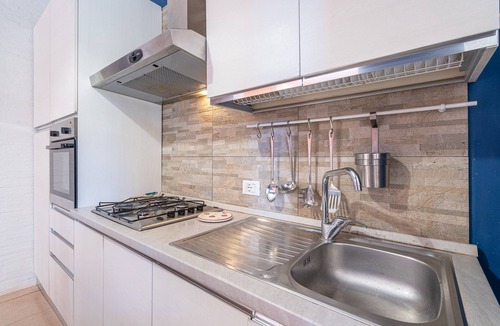 Fontane Bianche Villa | Villa 'Morgana' with Private Terrace, Wi-Fi and Air Conditioning