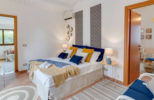 Pozzallo Villa | VILLA NAIVE con piscina privata