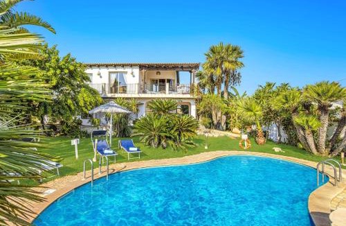 Santa Maria del Focallo Villa | Villa Nautilus by Villa Plus