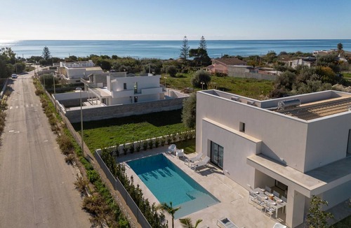 Grottelle Villa | Villa Nerissa - sea view villa IsulaTravel
