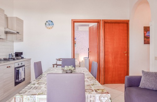 Licata Apartment | Villa "Nicolai - First Floor" with Mountain View, Shared Pool, and Private Terrace