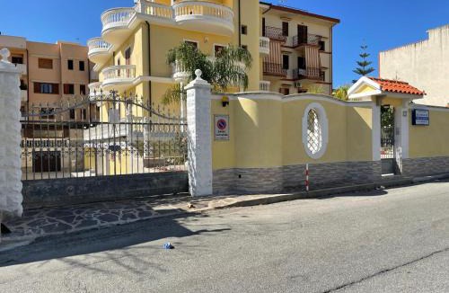 Gallico Marina Bed & Breakfast | Villa Nicole House - Apartments & Suite