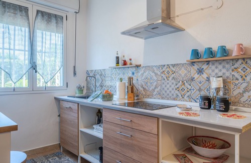 Syracuse Villa | Villa 'Nonna Anna' with Above-Ground Pool, Private Terrace, Wi-Fi, Wood-Fired Oven & BBQ
