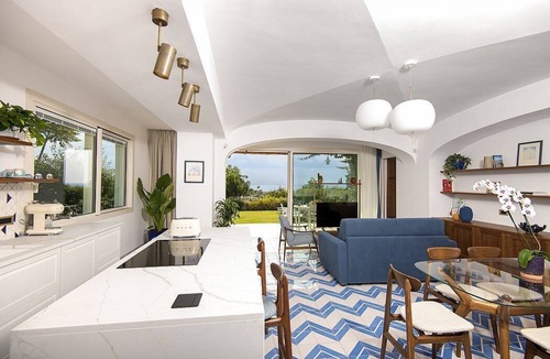 Forio House | Villa Opalina: A bright and sunny townhouse which faces the sun and the sea, with Free WI-FI.