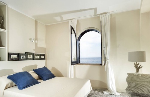 Giardini Naxos Villa | Villa Ornelia - Six Bedroom Villa, Sleeps 12
