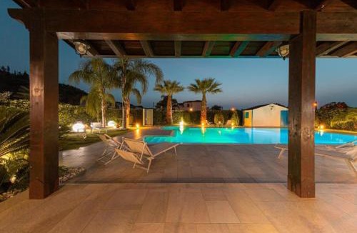 Campofelice di Roccella Villa | Villa Oxidiana with pool and garden