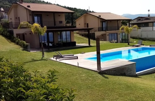 Catute Villa | Villa Panorama, Favolosa Villa di Lusso con Piscina Privata Vista Mare