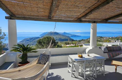 Pianoconte Apartment | Villa Paradiso - spectacular sea view over volcanoes