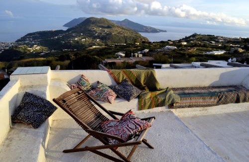 Pianoconte Apartment | Villa Paradiso - spectacular sea view over volcanoes
