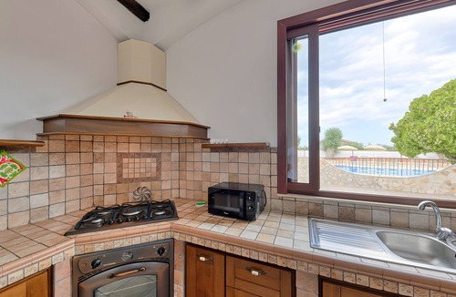 Syracuse Villa | “Villa Parisi” Syracuse – Accessible, Welcoming Villa with Garden
