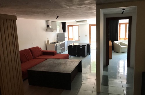Mondello Villa | Villa "Park House" with Private Sauna, Covered Terrace, Garden & Wi-Fi