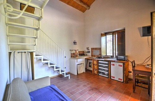 Mirto House | Villa Pascal A: A characteristic and welcoming independent house surrounded by meadows and by green hills, with Free WI-FI.