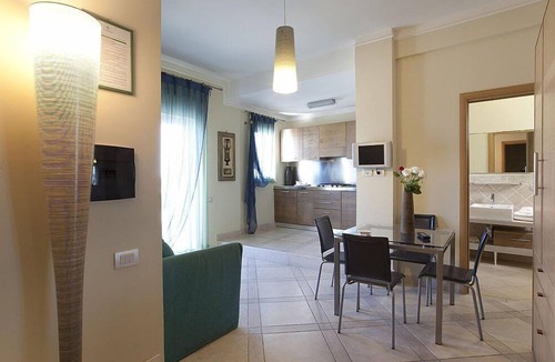 Ischia Porto House | Villa Peonia C: A welcoming apartment which faces the sun and the sea, with Free WI-FI.