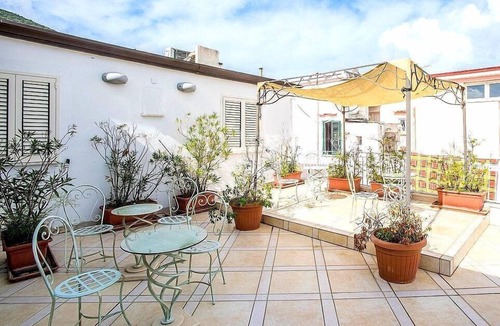 Ischia Porto House | Villa Peonia C: A welcoming apartment which faces the sun and the sea, with Free WI-FI.