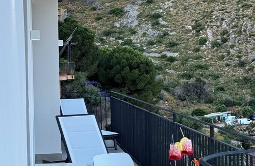 Partanna Apartment | Villa Perla Blu Mondello, breathtaking sea views and relaxation