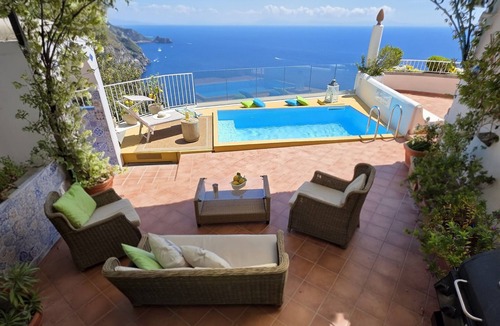 Praiano Villa | Villa Poesia - Cozy Accommodation Experience