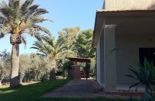 Menfi Villa | Villa Polimnia sleeps 8. There are 4 bedrooms, two bathrooms and terraces.