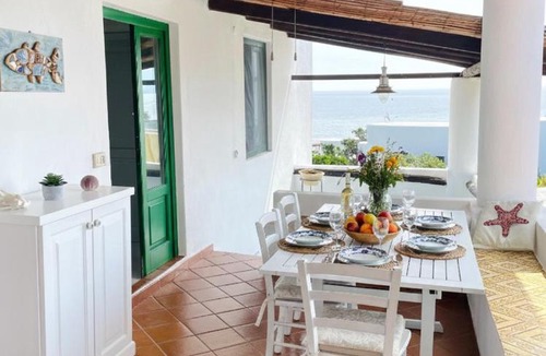 Santa Marina Salina House | Villa Pomelia, Villa nel corso di Santa Marina Salina a 50 mt dal mare