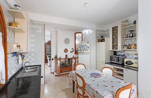 Torre Annunziata Apartment | Villa Pompeii Ruiins with Private Terrace, Wi-Fi, and Air Conditioning