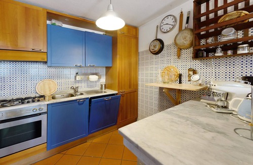 Bolzaneto Villa | Villa 'Ponzio' with Sea View, Private Garden and Wi-Fi