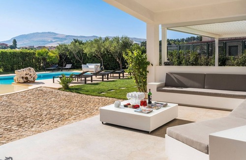 Buseto Palizzolo Villa | Villa Rega, Private villa with pool in Sicily.