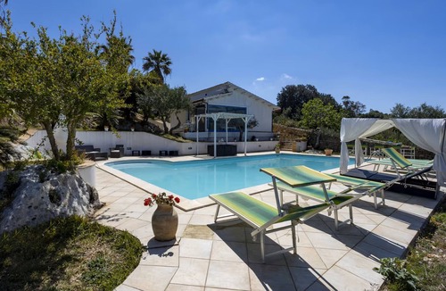 Marsala Villa | Villa retreat with mesmerizing sea view