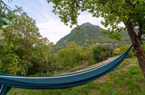 Chiusano di San Domenico Villa | Villa Romantica con Bosco sulla Strada dei Vini