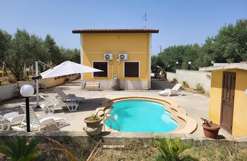 Partinico Villa | Villa Rosa con Piscina