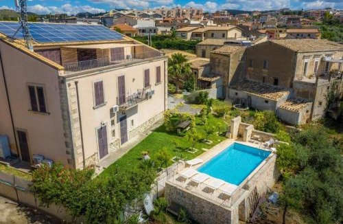 Noto Historic Centre Bed & Breakfast | Villa Rosaria Rooms