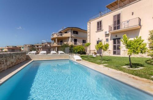 Noto Historic Centre Bed & Breakfast | Villa Rosaria Rooms