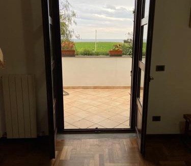 Crotone Apartment | Villa Rosella appartamento 2 - con piscina - 150 m dal mare