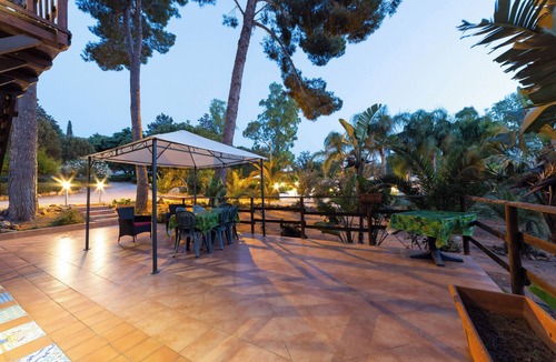 Marsala Ski Chalet | Villa Rosemary –Chalet Garden, wooden chalet with pool, near the Stagnone Lagoon