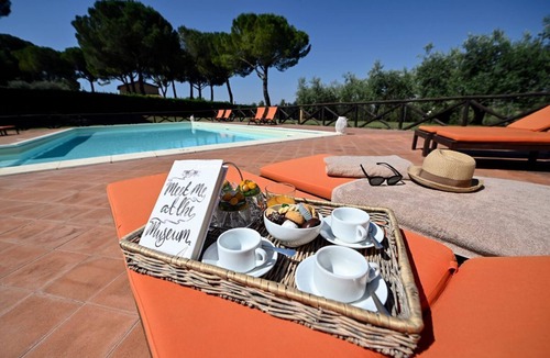 Calvi di Umbria Villa | Villa Rovani - Eight Bedroom Villa, Sleeps 16