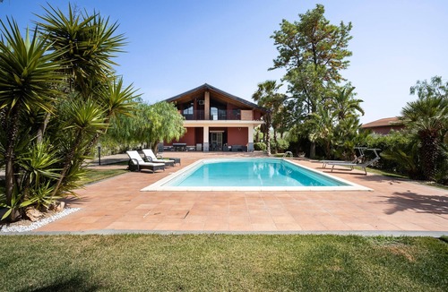 Adrano Villa | Villa Royal - Adrano