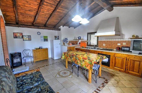 Piedimonte Etneo House | Villa Salice: A welcoming apartment that is part of a villa situated on the eastern slopes of Mount Etna, with Free WI-FI.