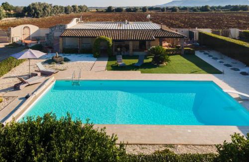 Syracuse Villa | Villa Sambucia - Private Sicilian Charm Villa - Outdoor Whirlpool & Solarium