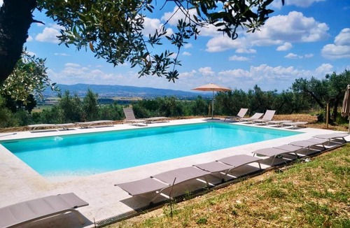 Capodacqua Villa | Villa Santa Chiara
