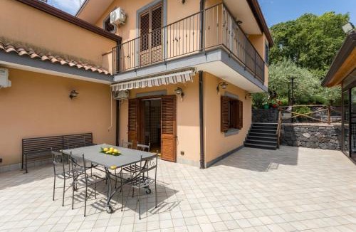Viagrande Villa | Villa Sara sull'etna con Piscina