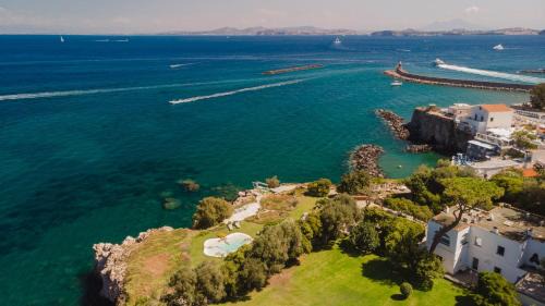 Ischia Porto Villa | Villa Serao Cottage Camilla by MyVillaCollec.