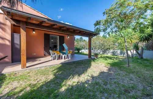 Piana Calzata Apartment | Villa Siragusa with shared swimming pool