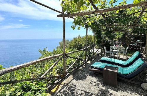 Praiano House | Villa Sirana: A characteristic and welcoming two-story independent house which faces the sun and the sea, with Free WI-FI.