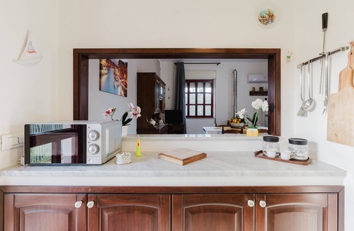 Balestrate Villa | Villa 'Sirchia Ferrara' with Sea View, Wi-Fi, and Air Conditioning
