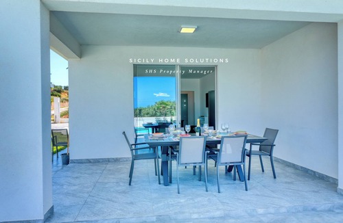 Balestrate Villa | Villa Stella with private pool 500 mt from the sea By Sicily Home Solutions