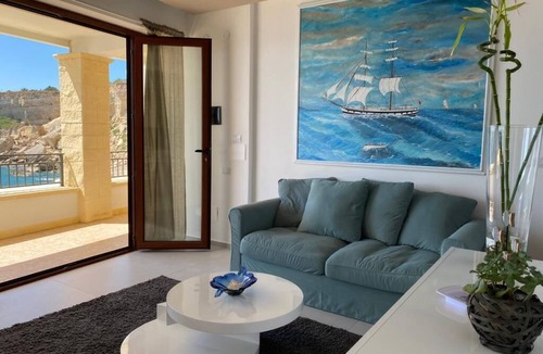 Augusta House | Villa sul Mare, il Mare Dalla tua Camera da Letto, 20 Scalini e ti Puoi Tuffare