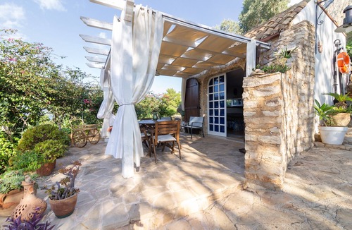 Custonaci Villa | Villa Sul Mare Vista Tramonto with Sea View, Garden and Wi-Fi