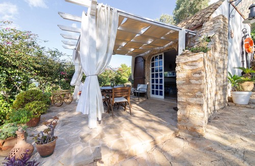 Custonaci Villa | Villa Sul Mare Vista Tramonto with Sea View, Garden and Wi-Fi