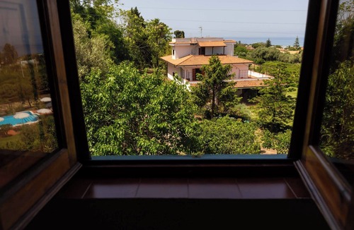 Santa Domenica Villa | Villa Survara