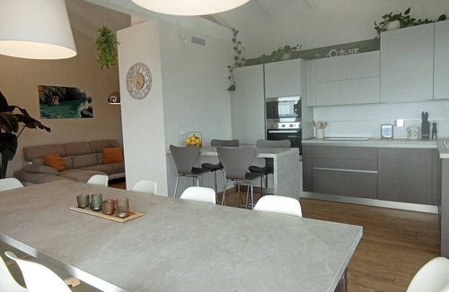 Sarzana Villa | Villa Terrace Vert, 12 seats, Saltwater pool, A/C, gym, BBQ