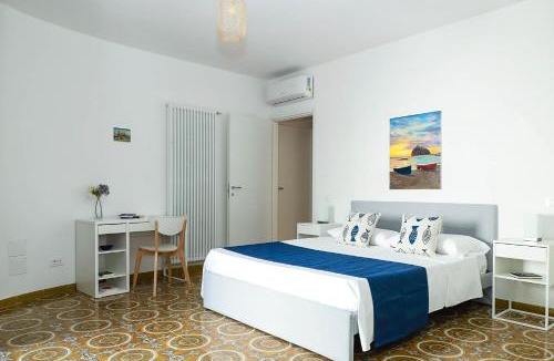Ischia Ponte Apartment | Villa Trani - close to the beach & beautiful garden