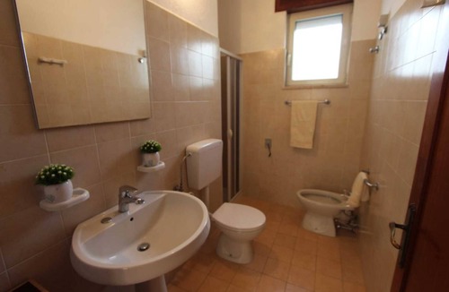 Torre Vado Villa | Villa 'Villetta Naomi' with Private Terrace, Balcony and Air Conditioning